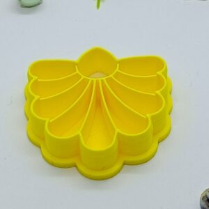 Sunshine Yellow Scallop Clay Cutter