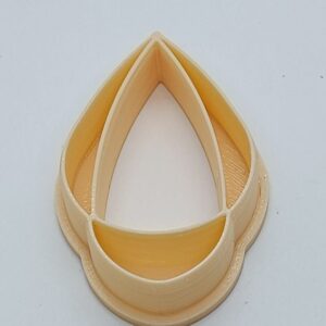 Geometric Tranquility: The Harmony of Overlapping Shapes Clay Cutter